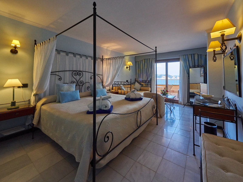 Hotel Petit Cala Fornells foto 40