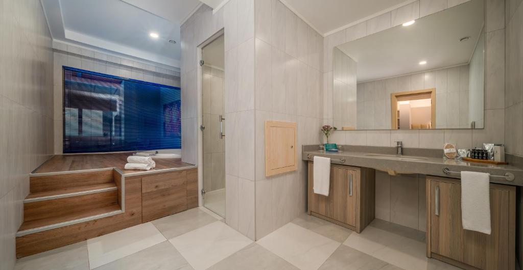 Pine Beach Belek image 2