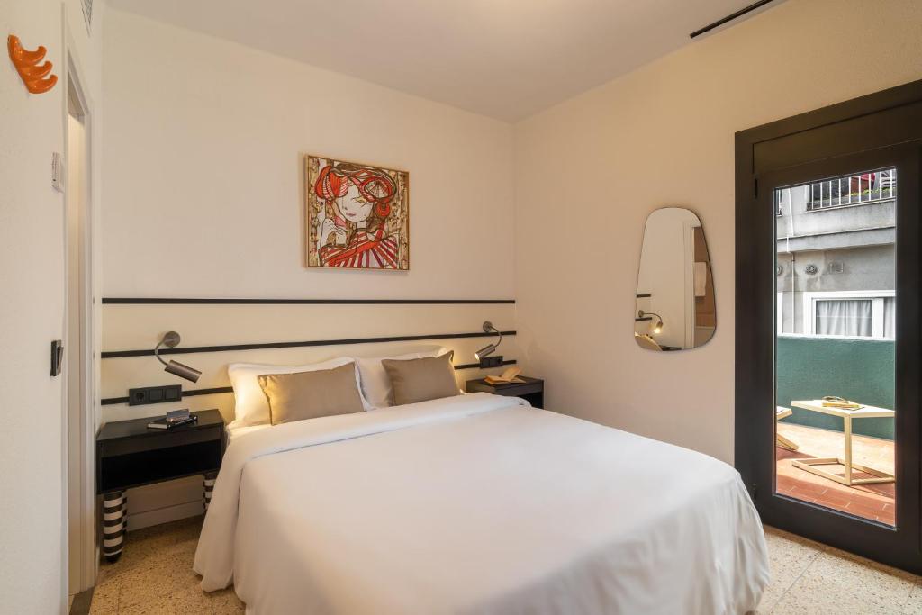 Hotel Robson image 1