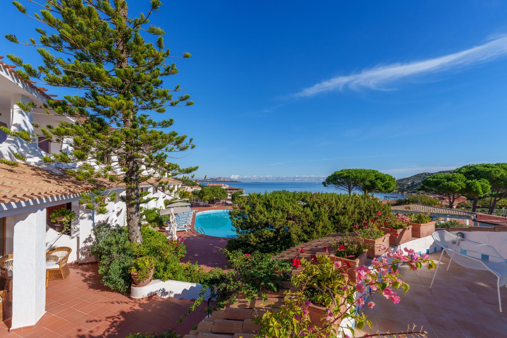 Panoramisch bergzicht — Hotel Punta Est