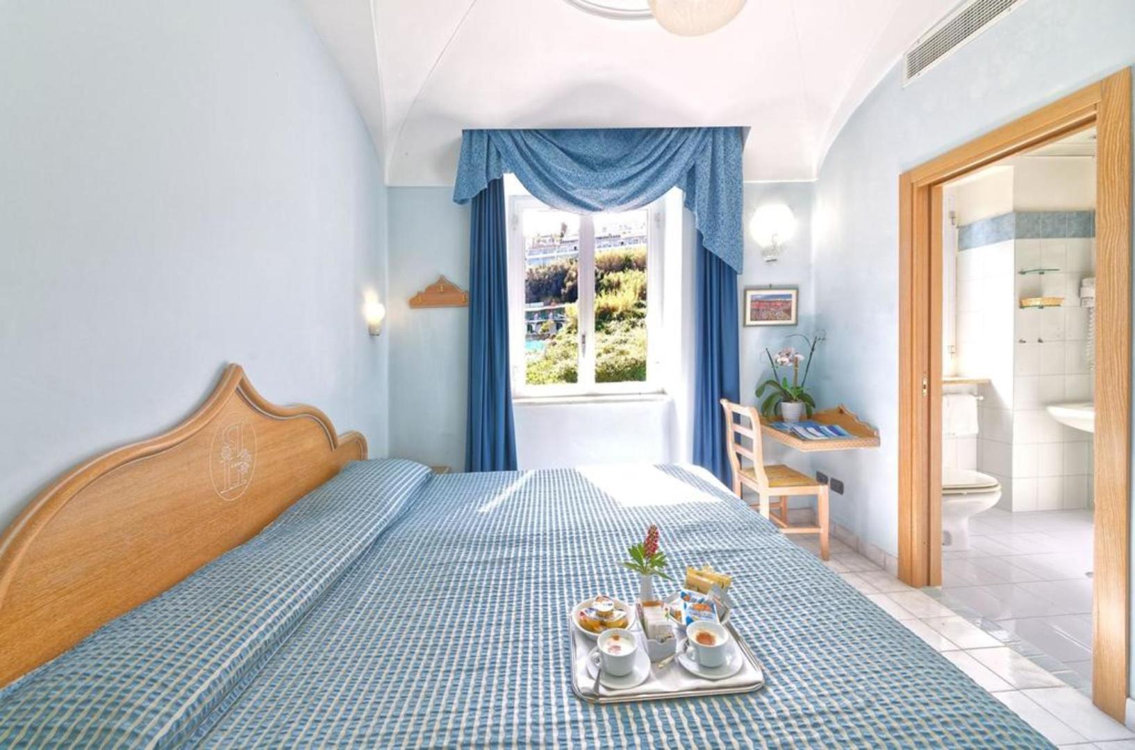 Punta Imperatore image 1