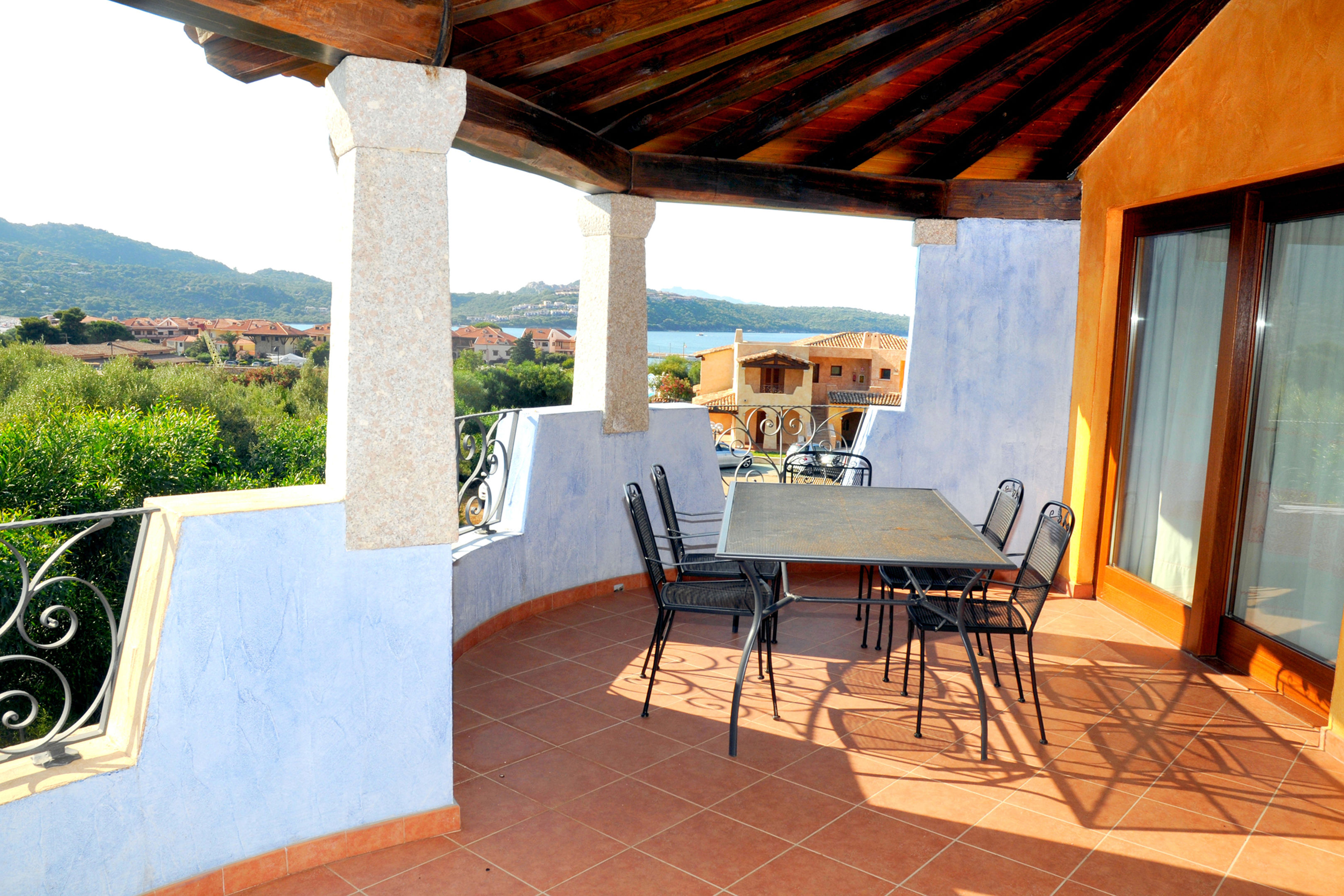 Zeezicht vanaf het balkon — ISA-Residence
