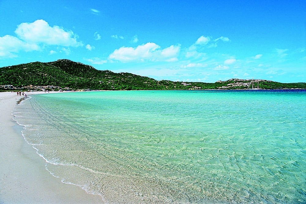 Wit zandstrand met turquoise water — ISA-Residence