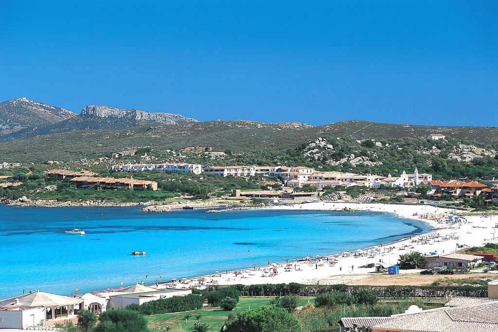 Wit zandstrand met turquoise water — ISA-Residence