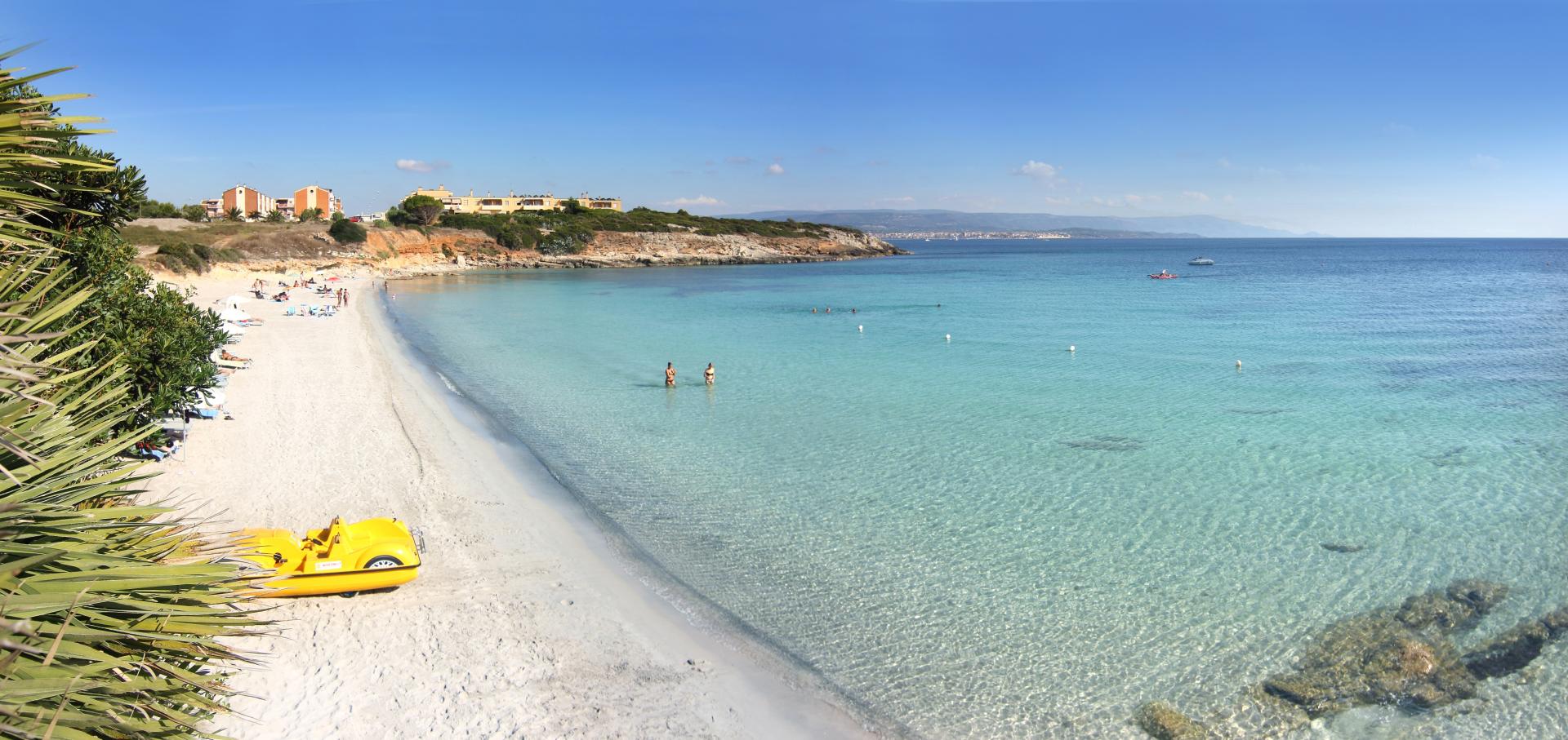 Wit zandstrand met turquoise water — Hotel Punta Negra