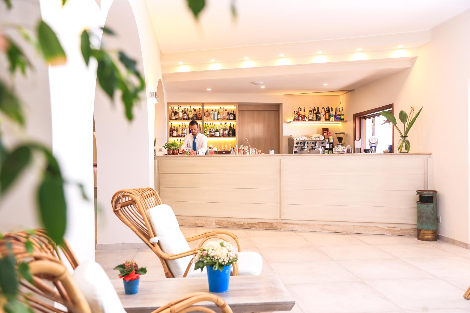 Bar met drankenselectie — Hotel Punta Negra