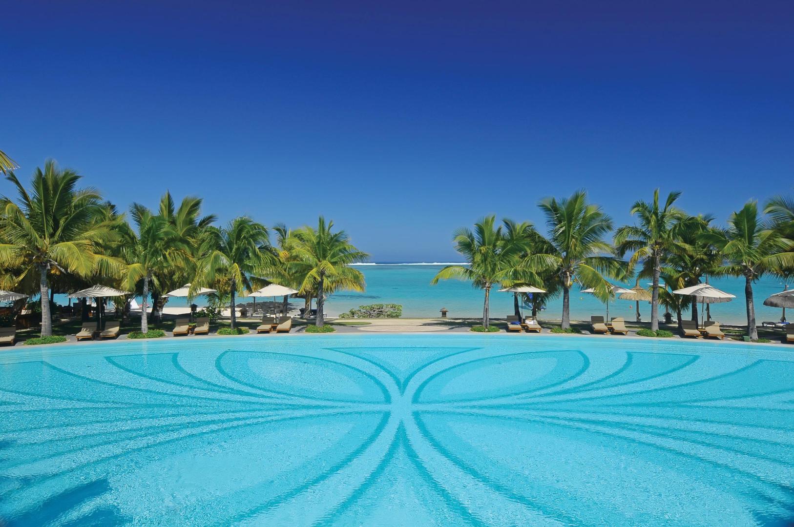 Paradis Beachcomber Golf Resort & Spa