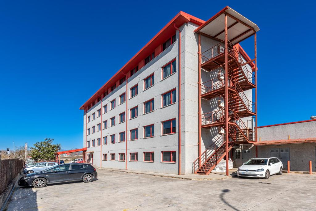Hotel Basic image 0