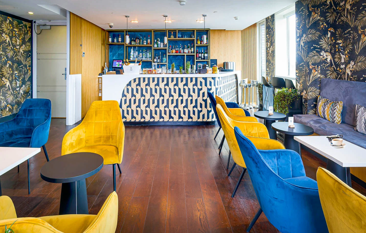 H10 London Waterloo image 2