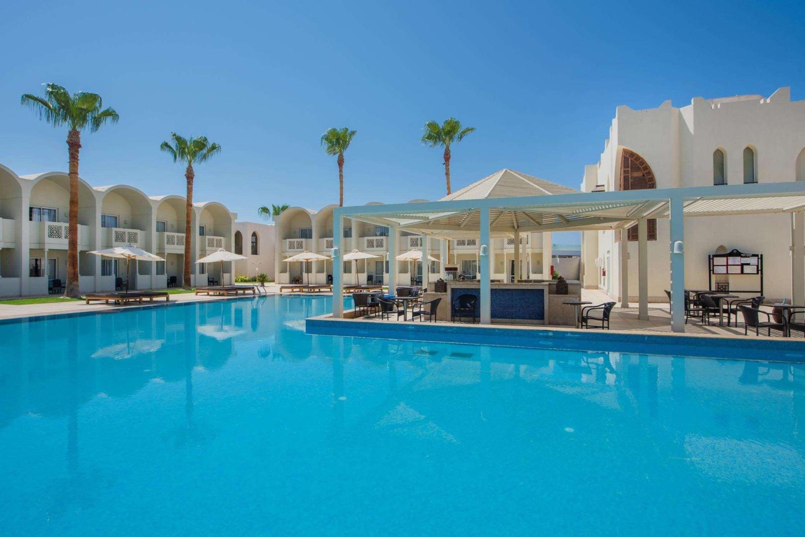 Reef Oasis Beach Resort image 0