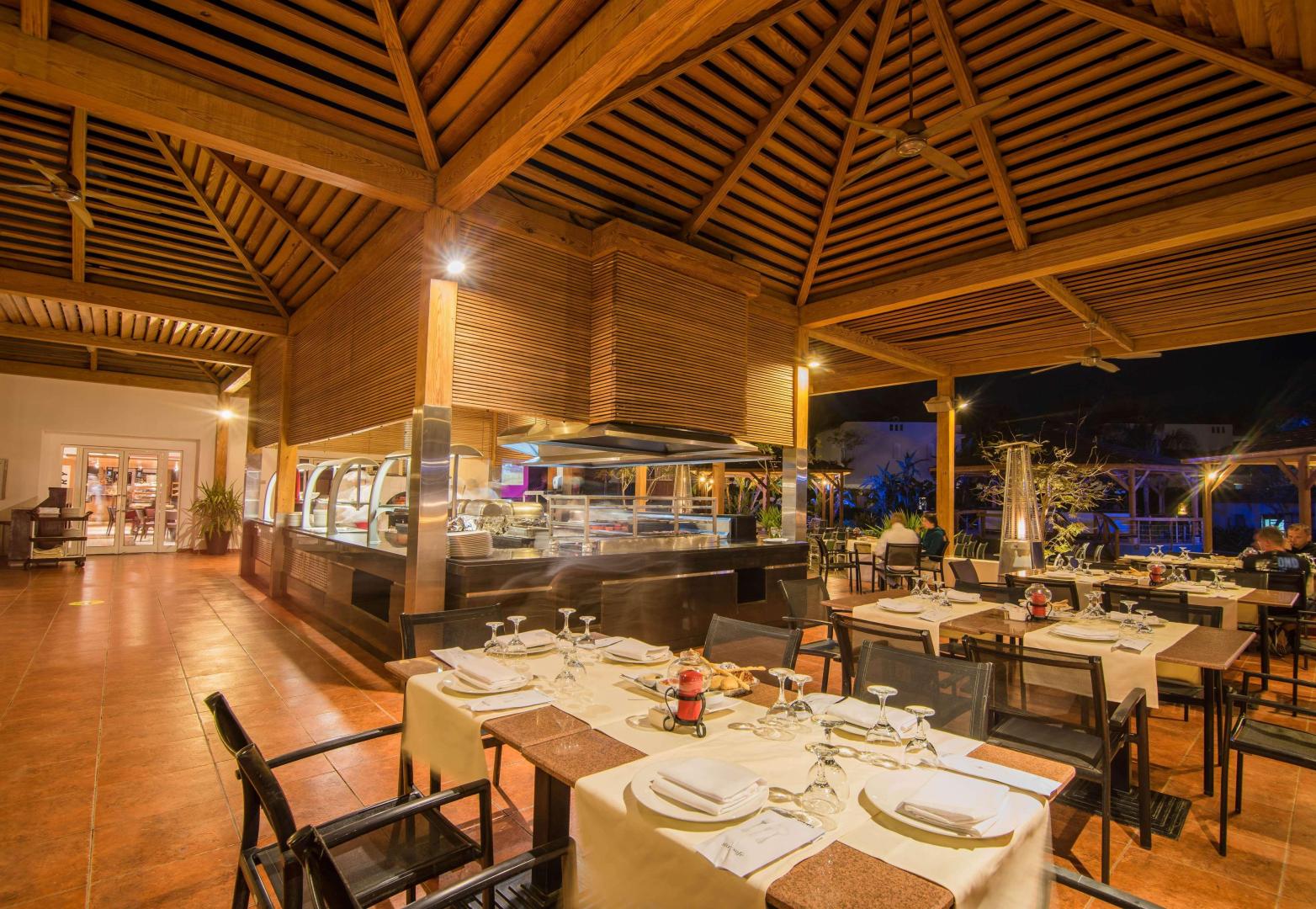 Reef Oasis Beach Resort image 1