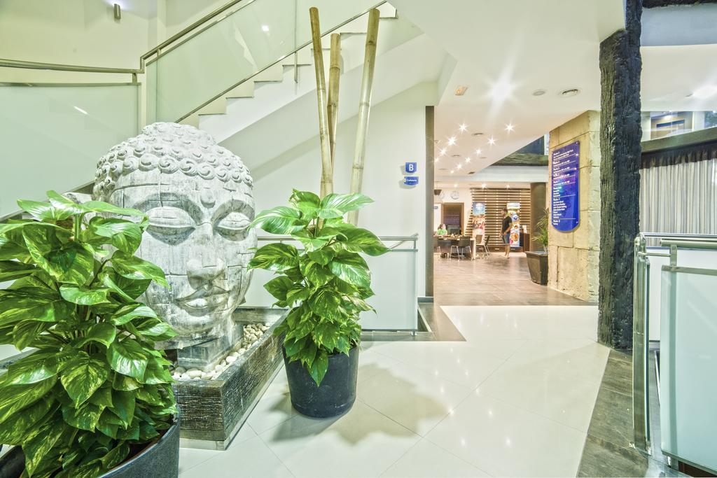 Exe Cunit Suites & Spa image 3