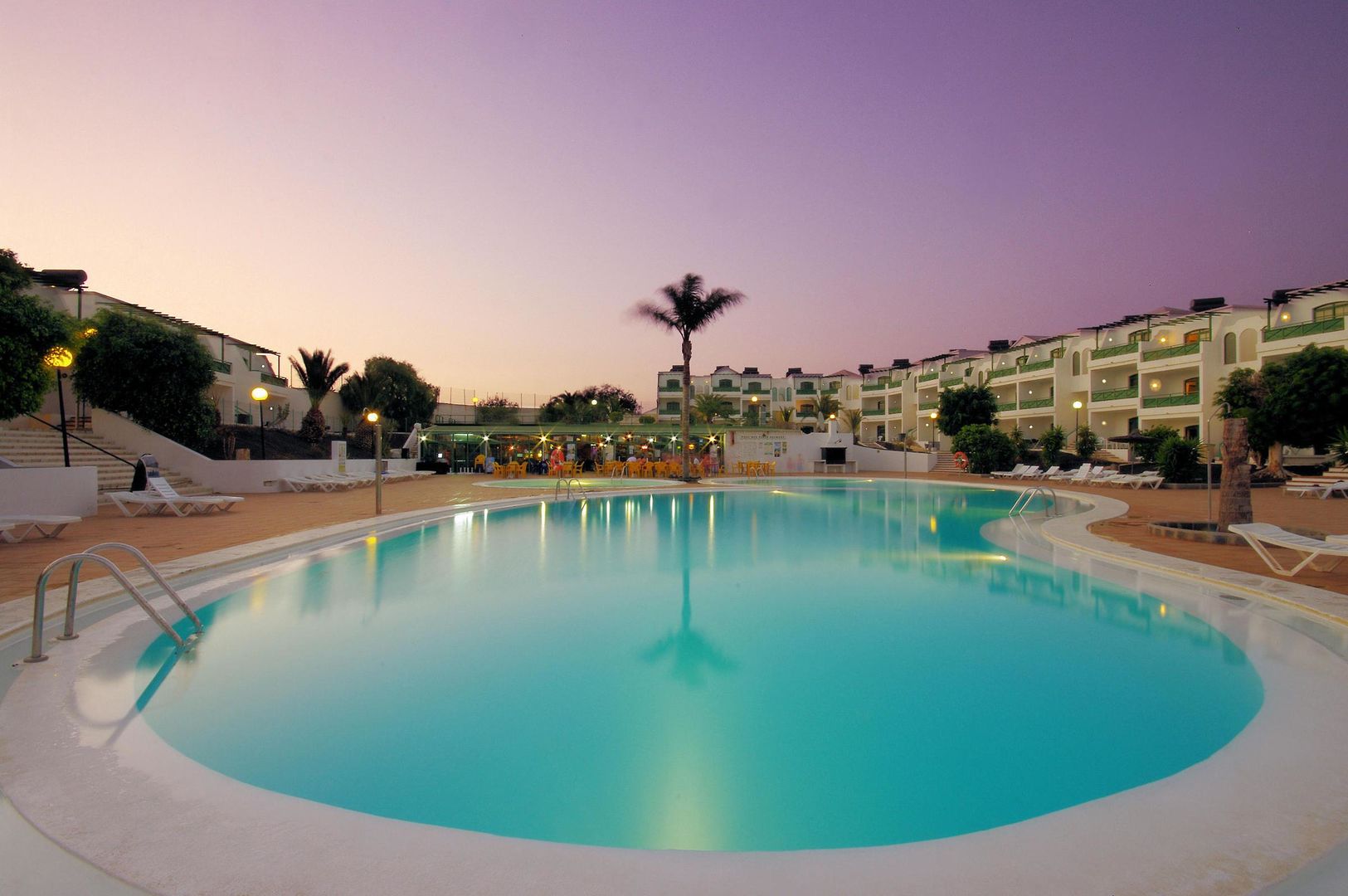 Plaza Palmeras image 0