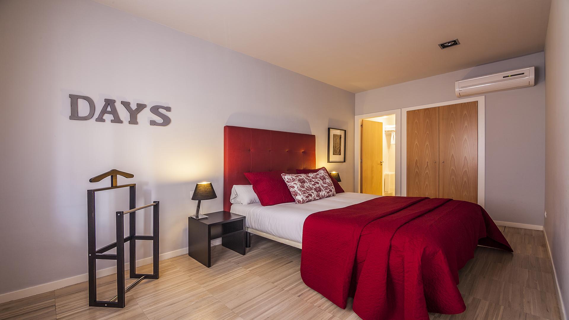 MH Apartments Sant Pau image 3