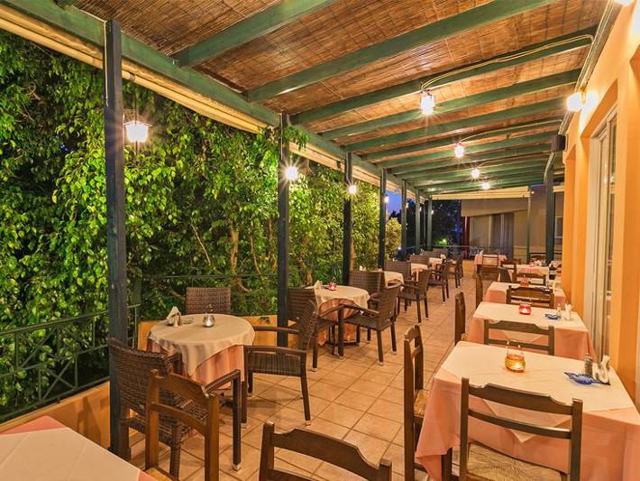Elotia Hotel in Agioi Apostoloi (Chania, Crete) - foto 5