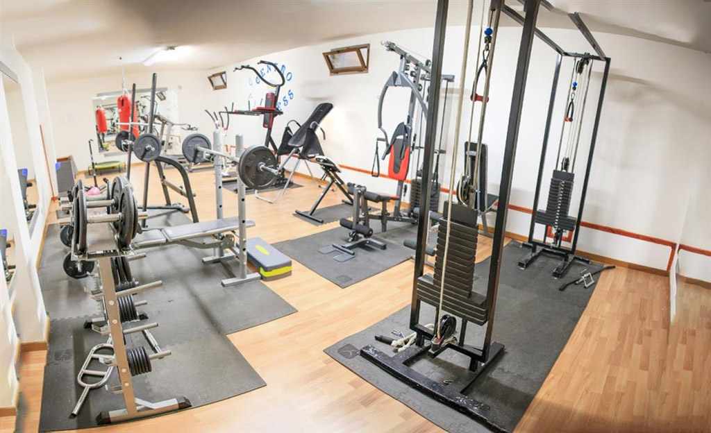 Fitnessruimte met cardio-apparaten — Abbaidda