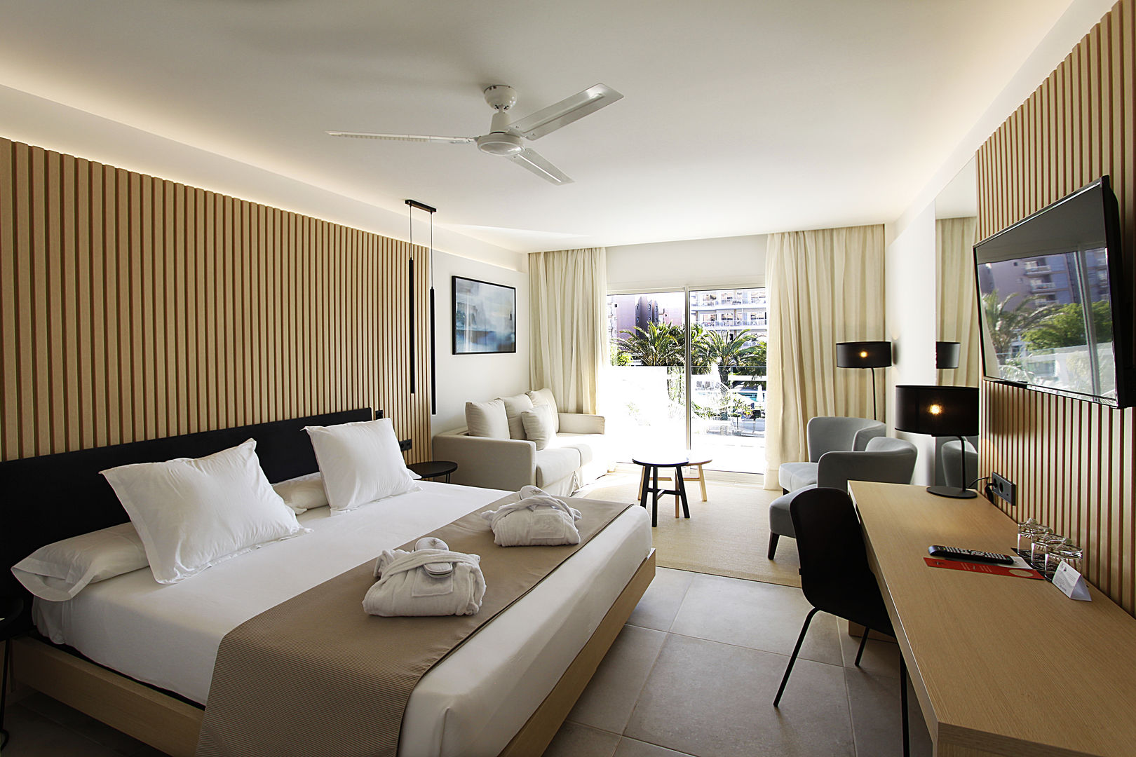 Hotel BG Caballero image 1