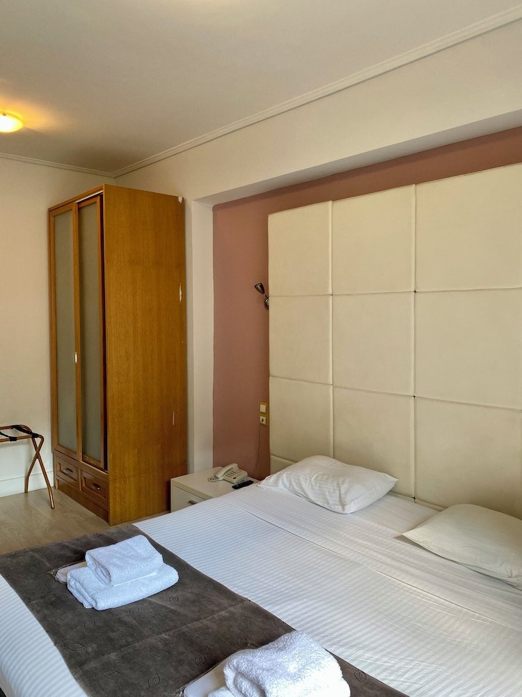 Art Suites Athens image 3