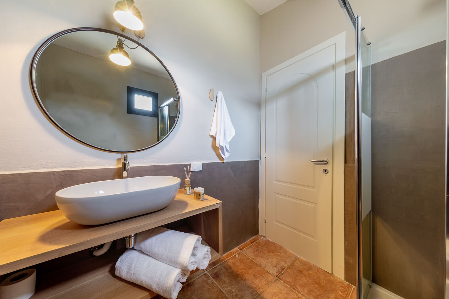 Badkamer met ligbad — Borgo di Campagna
