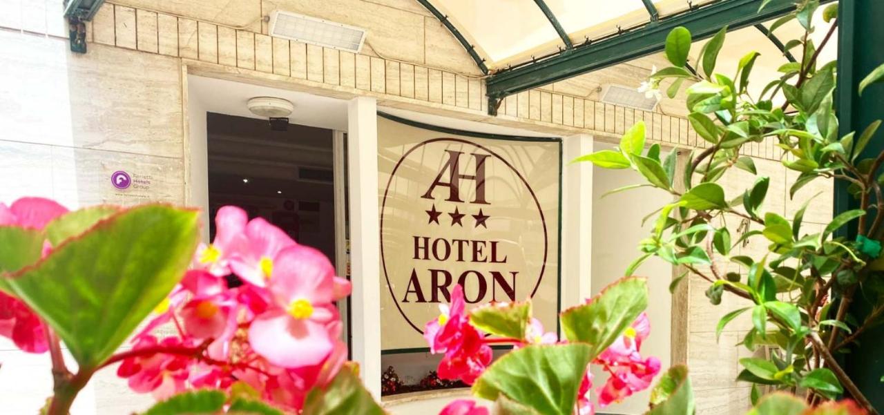 Hotel Aron.