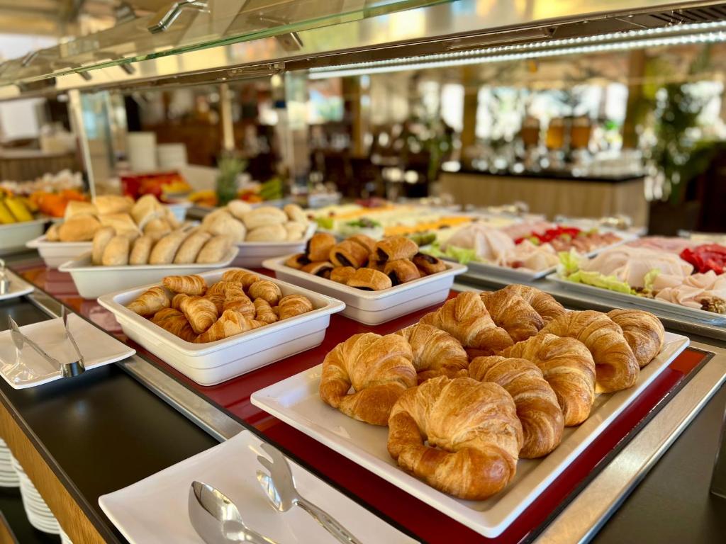 Ramada Hotel & Suites by Wyndham Costa del Sol foto 13