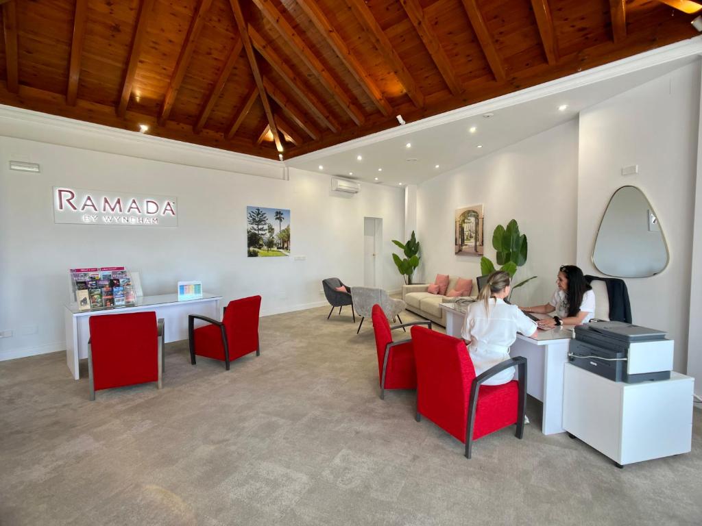 Ramada Hotel & Suites by Wyndham Costa del Sol foto 19