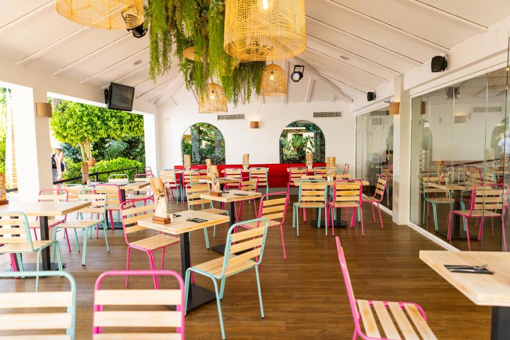 Ramada Hotel & Suites by Wyndham Costa del Sol image 2