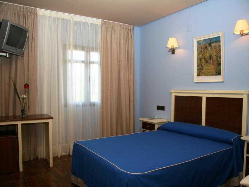 Hostal Restaurante Atalaya image 3