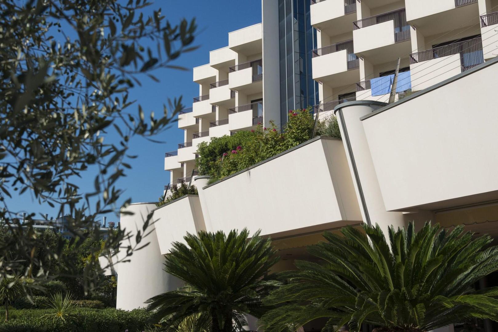 Savoy Beach Hotel & Thermal Spa image 1