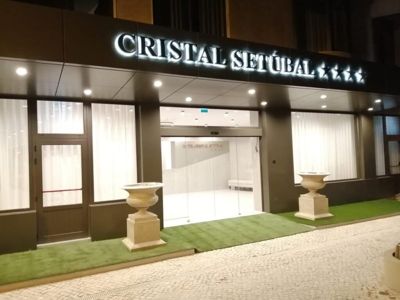 Cristal Setubal image 0