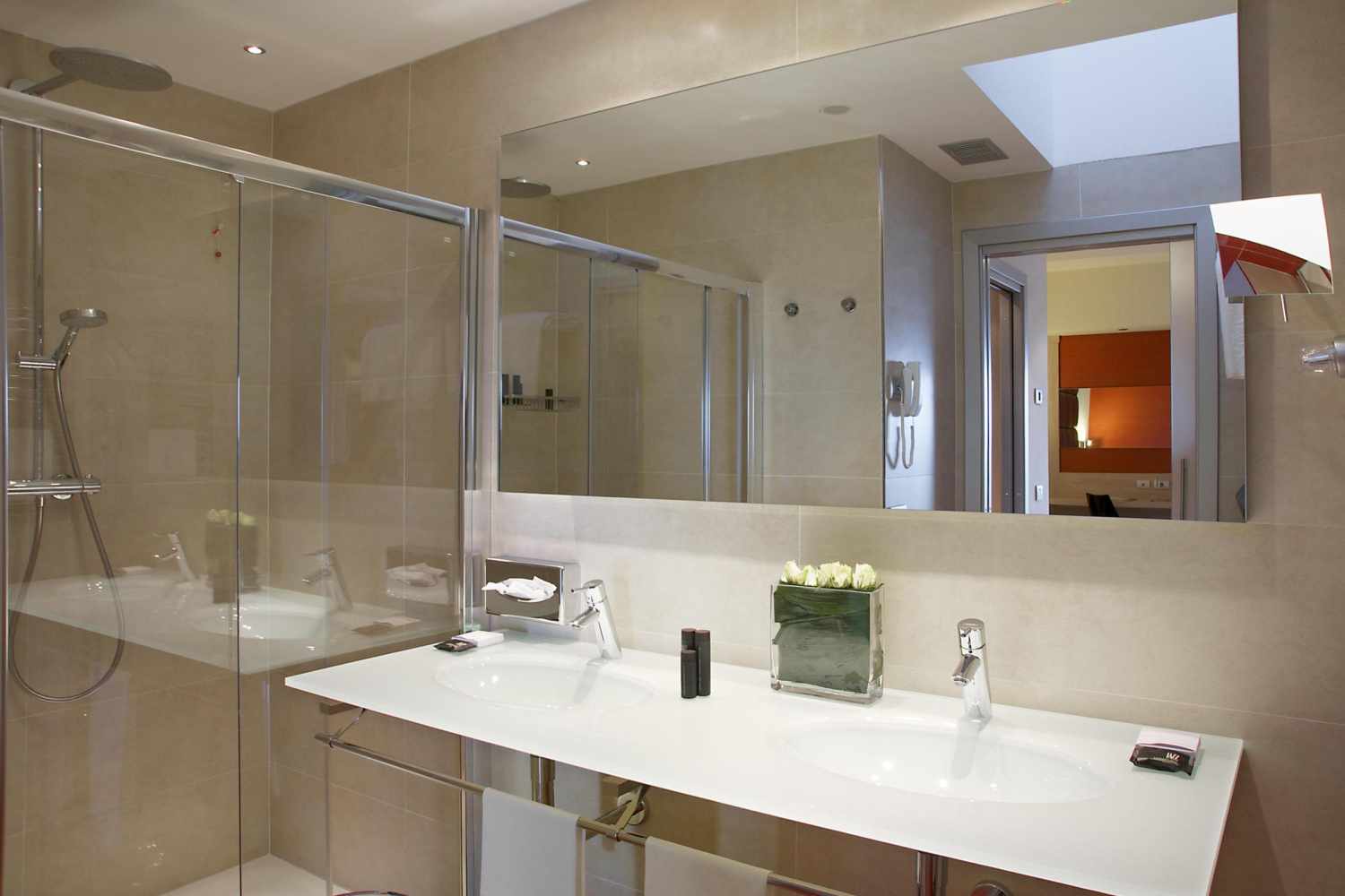 Badkamer met ligbad — Jazz