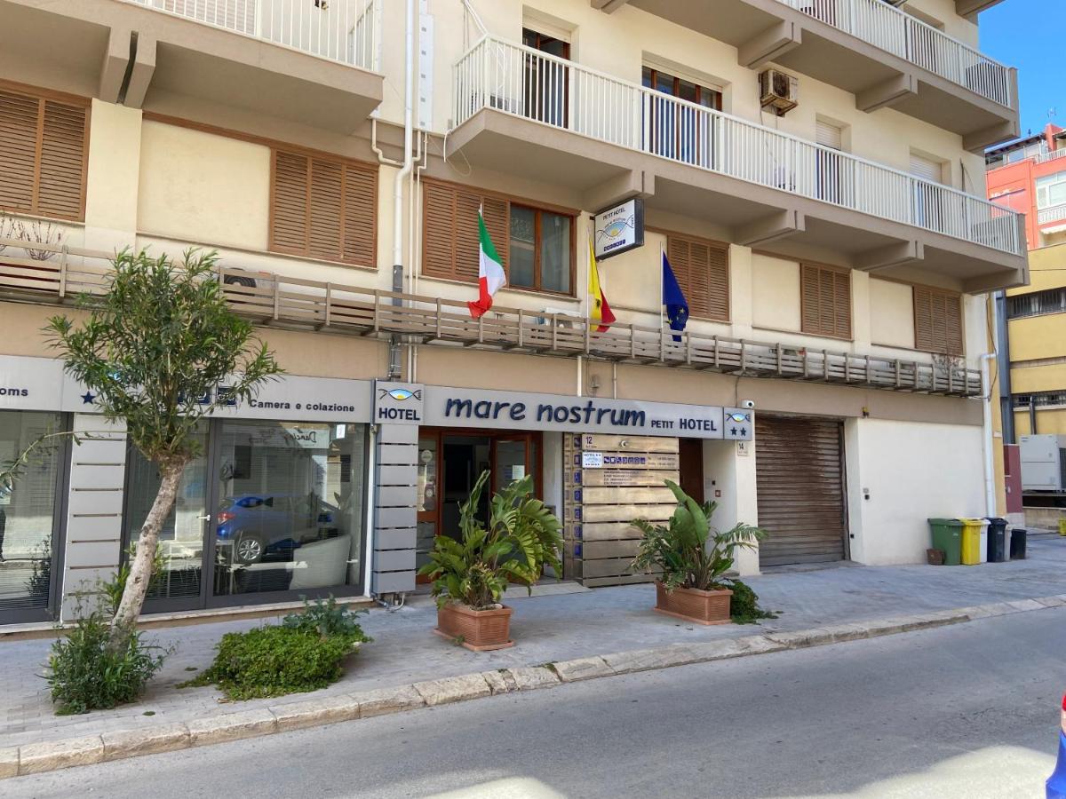 Mare Nostrum Petit Hotel.