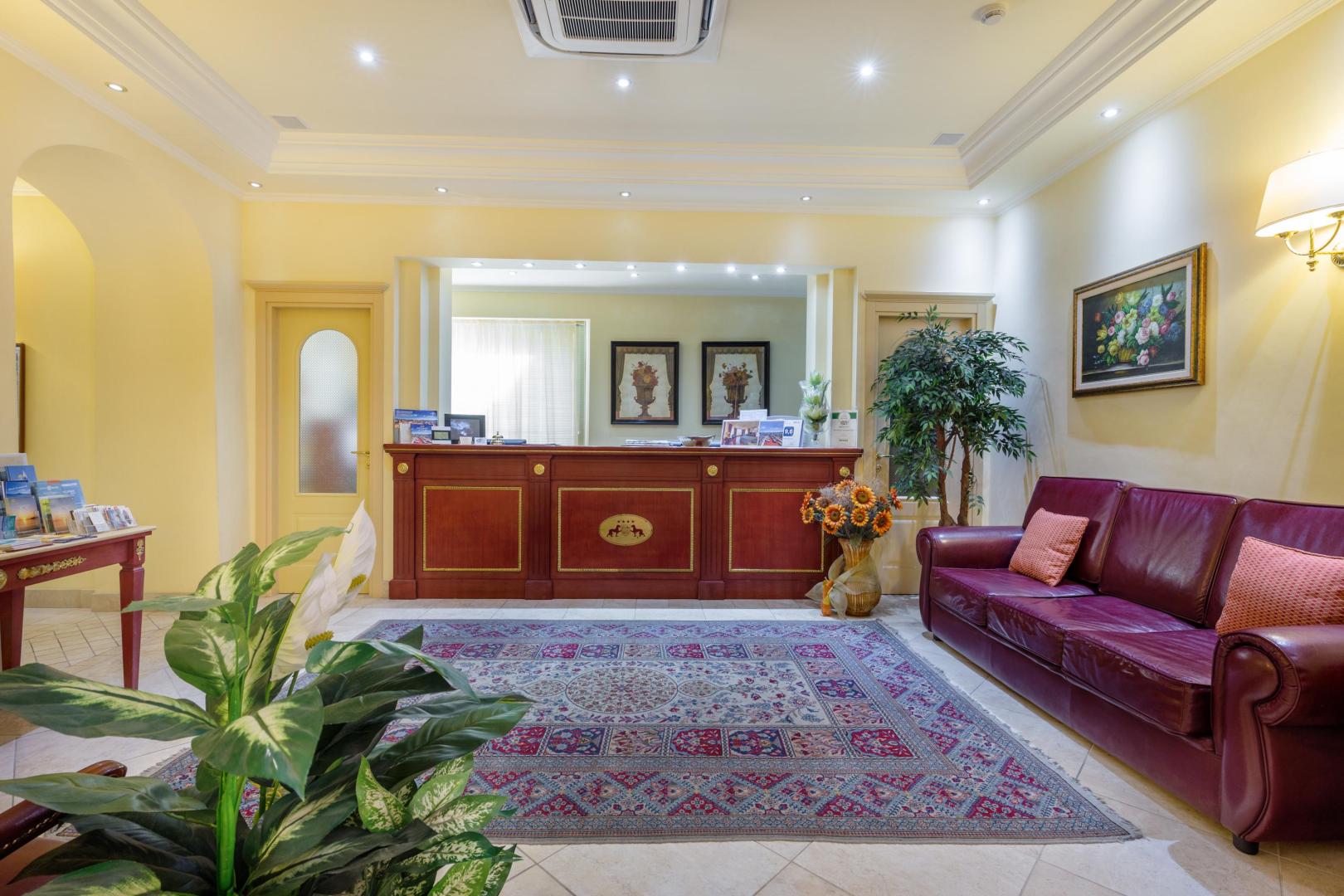 Lobby met receptie — Hotel Panorama