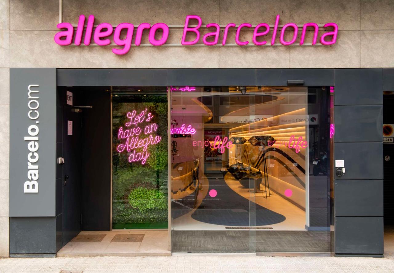 een winkelpui van een Allegro Barcelona-winkel bij Allegro Barcelona in Barcelona