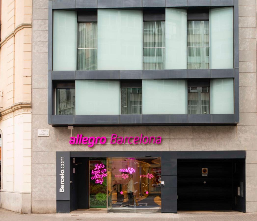 een winkelpui van een Allegro Barcelona-gebouw bij Allegro Barcelona in Barcelona