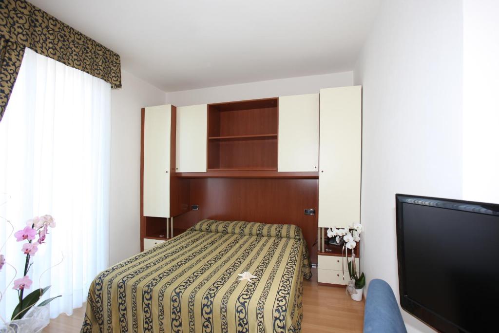 Hotel Santiago image 1