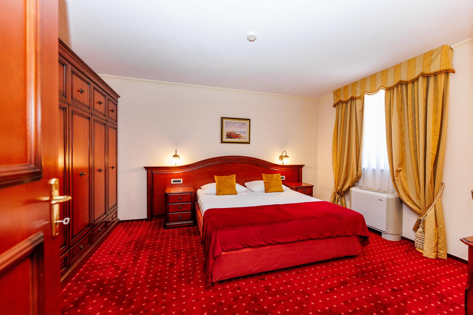 Savoy image 1