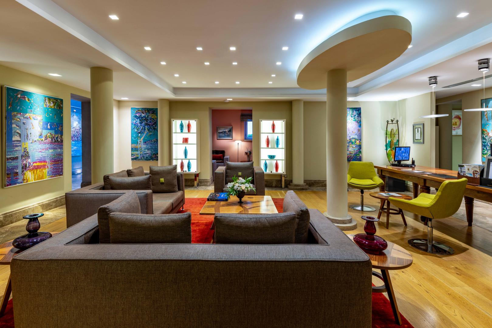 Tomtom Suites image 3