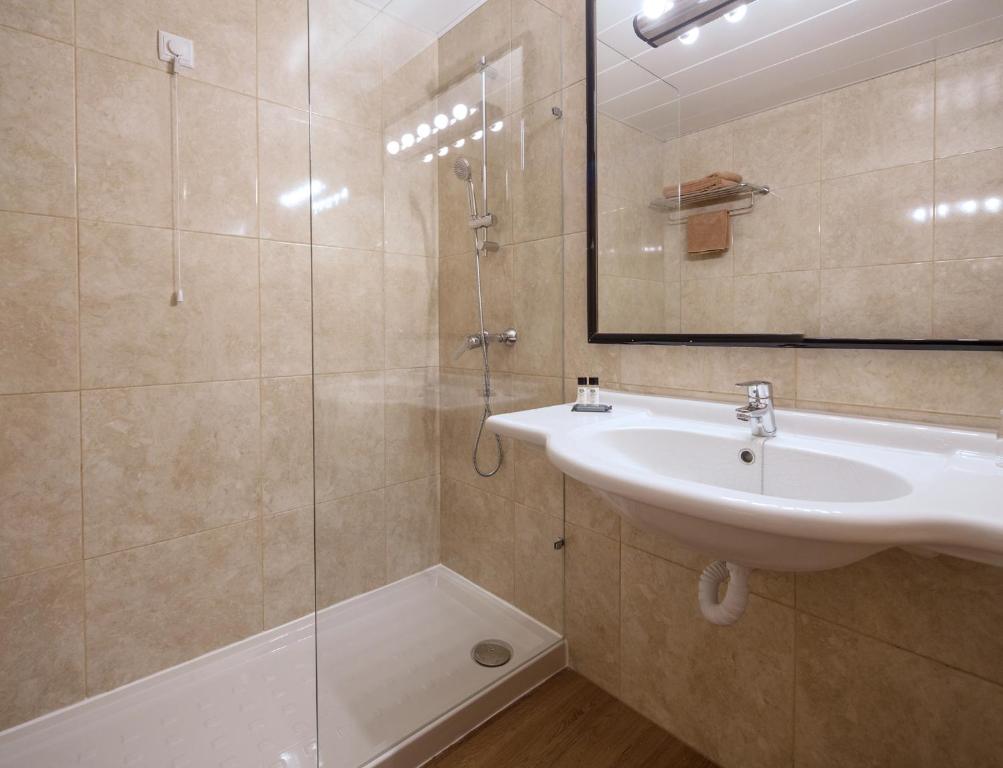 Dom Pedro Garajau image 3