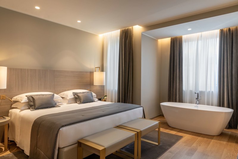 Rosa Grand Milano, Milaan