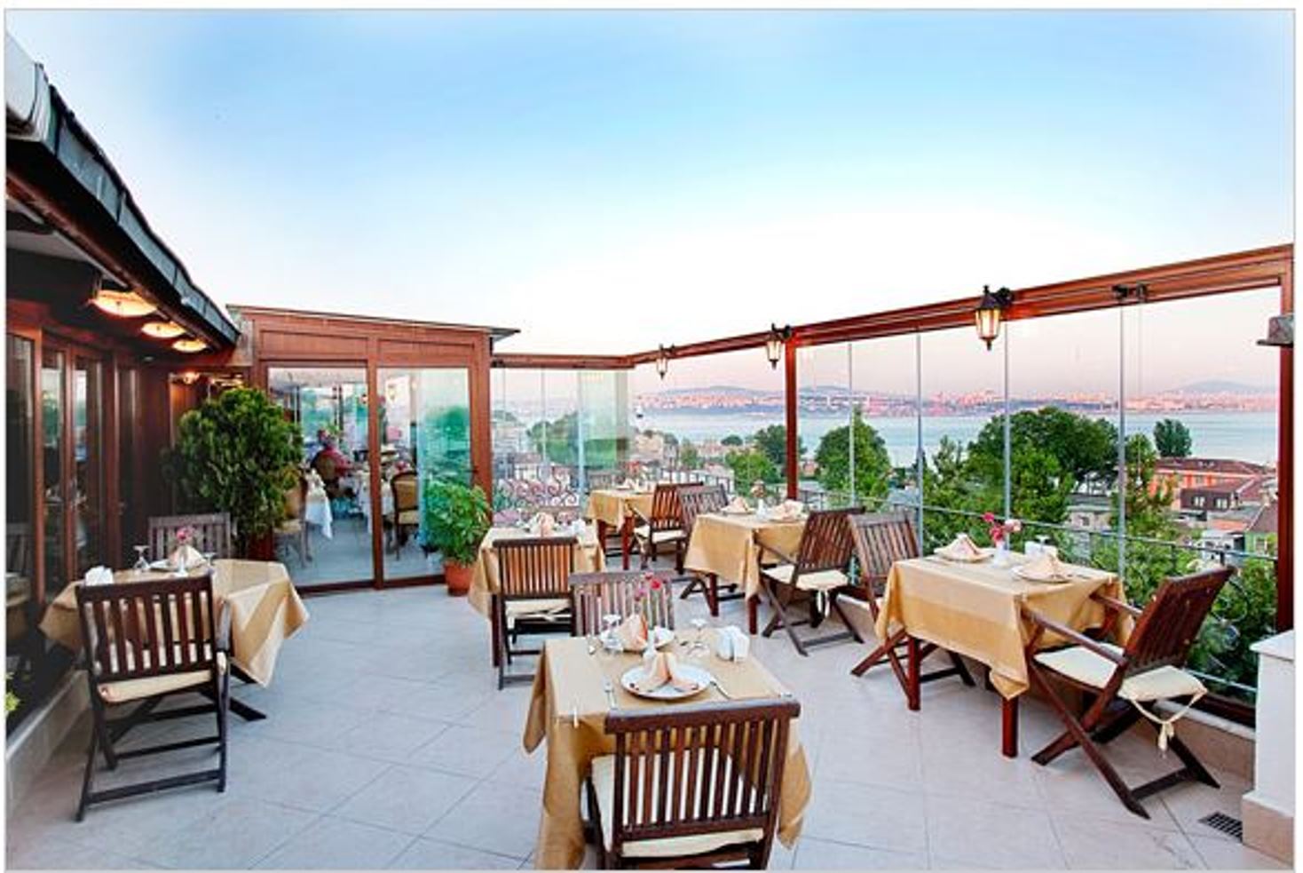 Triton Hotel image 1