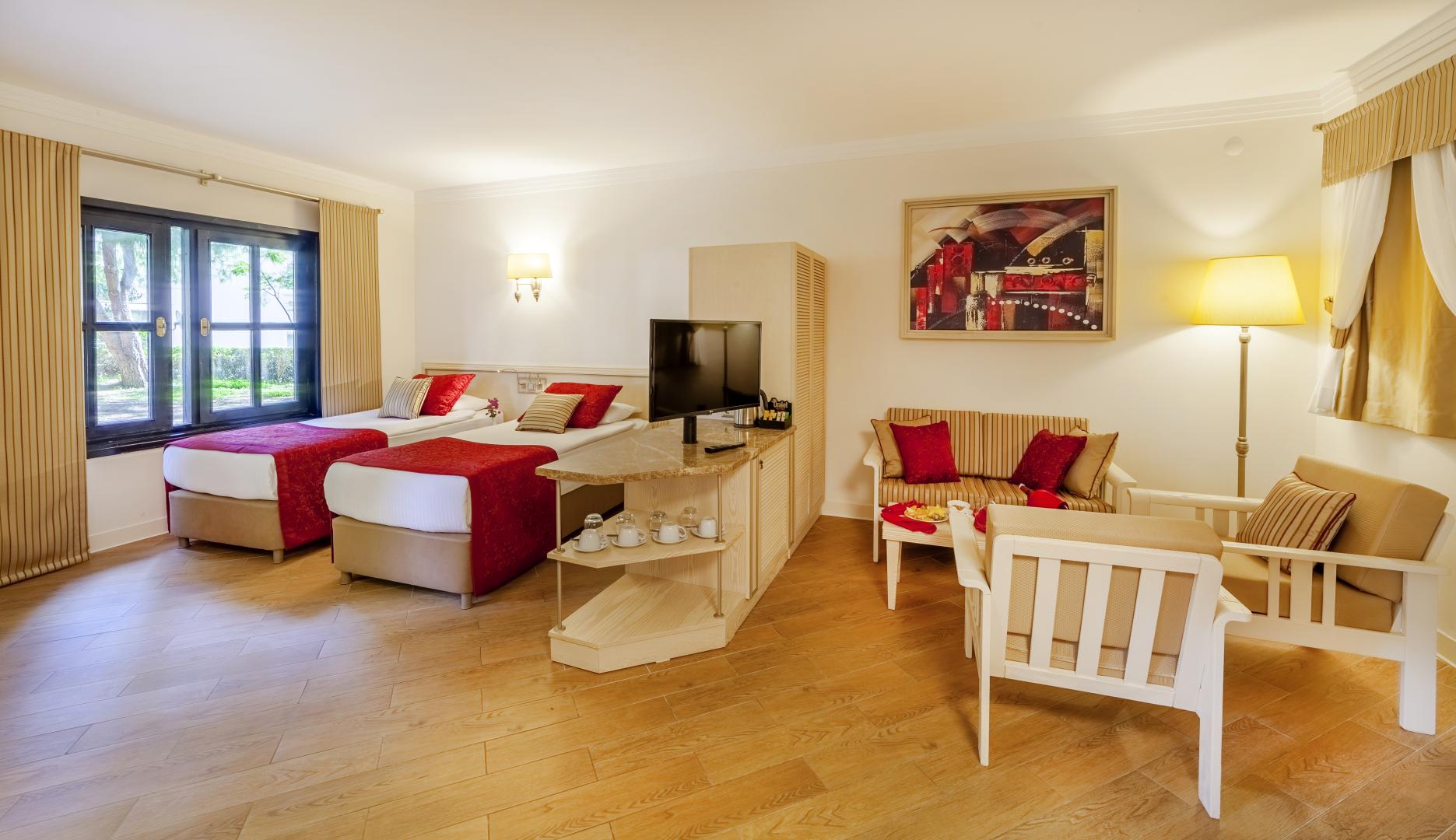 Sunrise Resort Hotel image 3