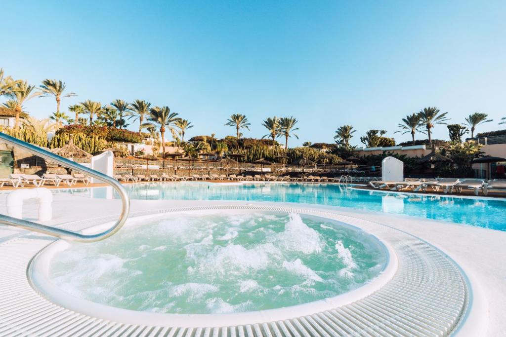 HL Club Playa Blanca Hotel image 3