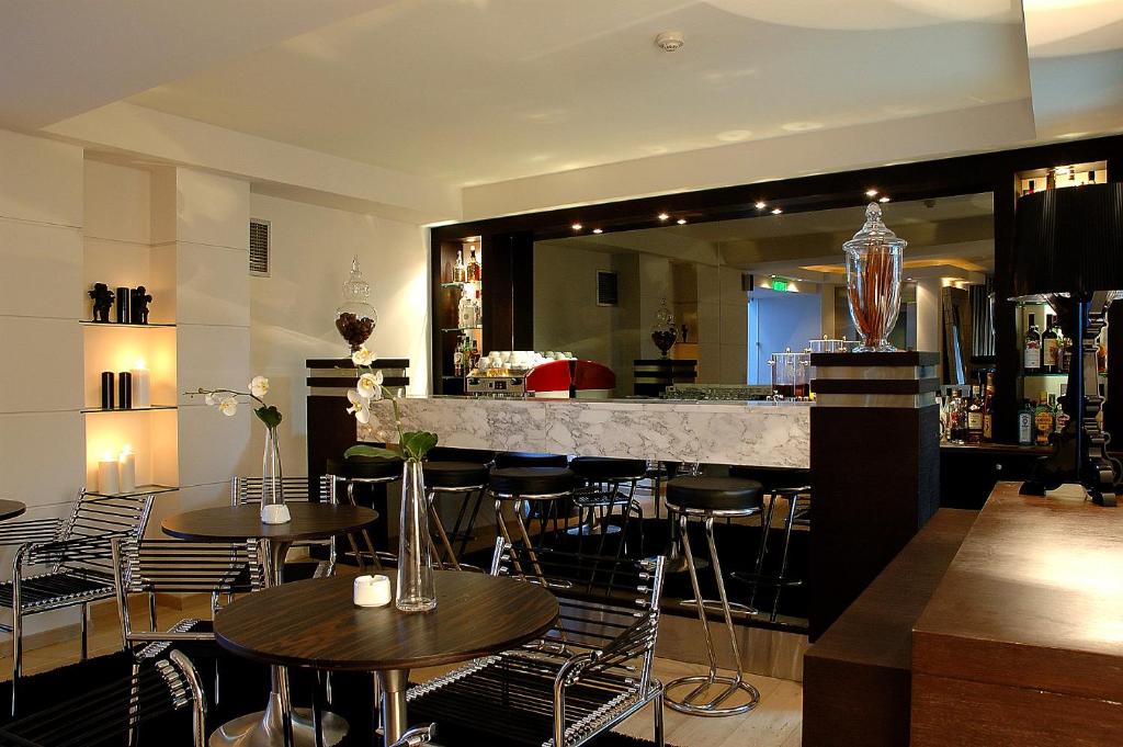 Andromeda Boutique image 2