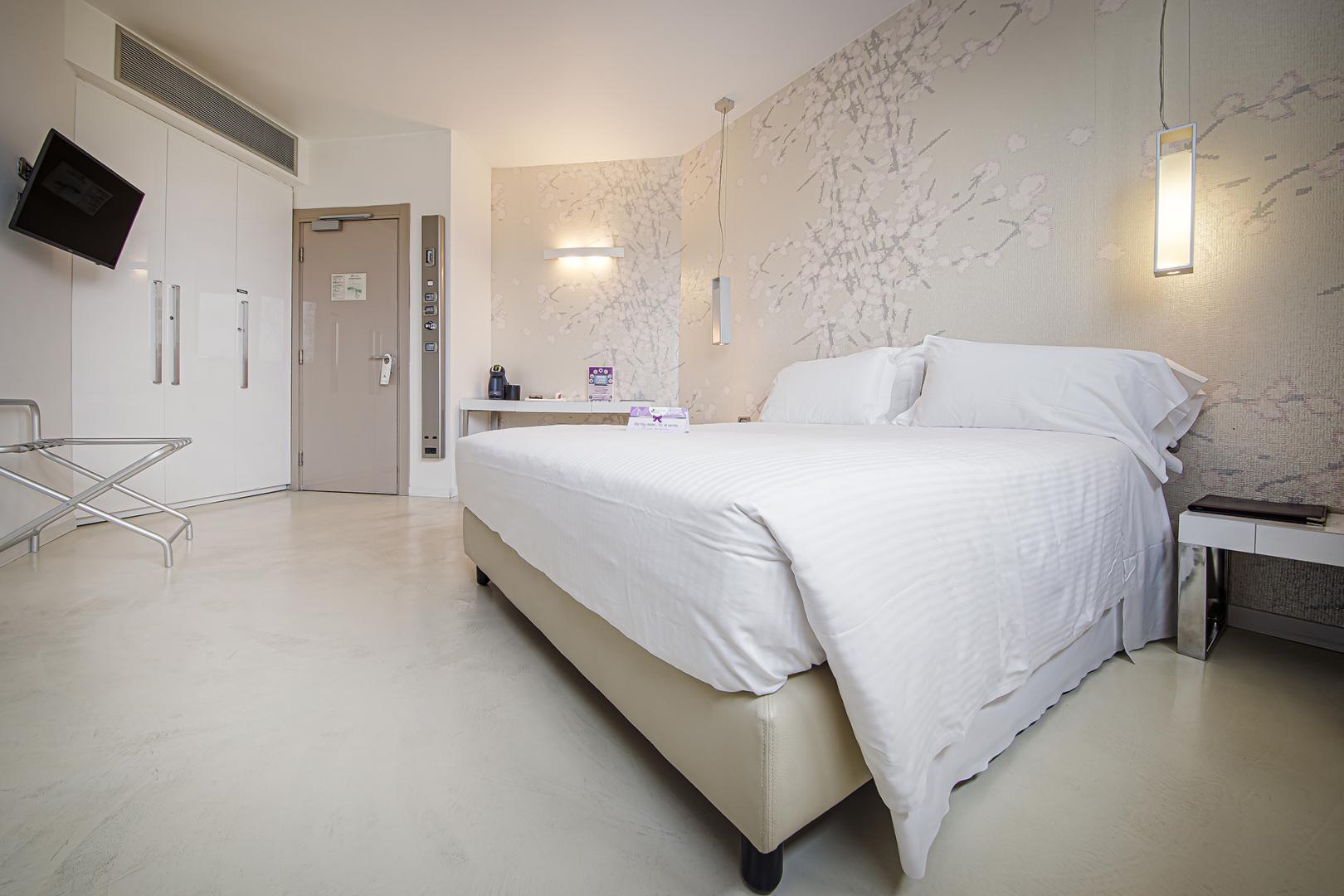 For You Hotel image 1