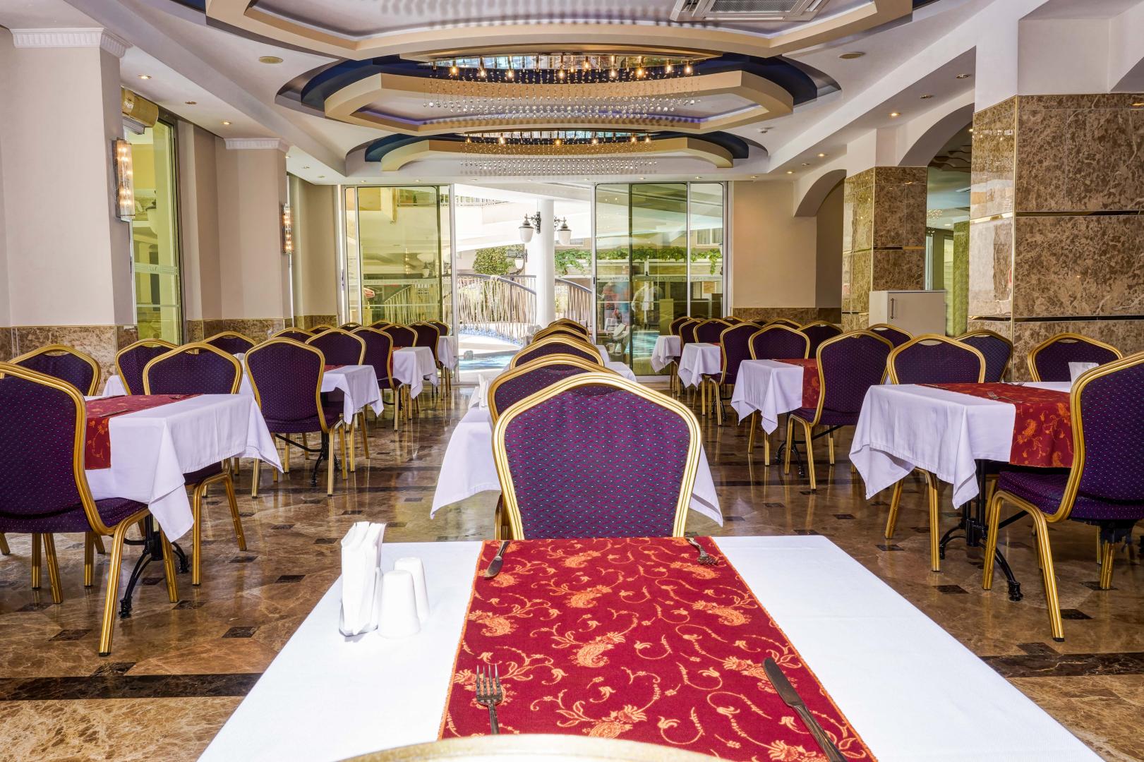 Taç Premier Hotel & Spa image 2