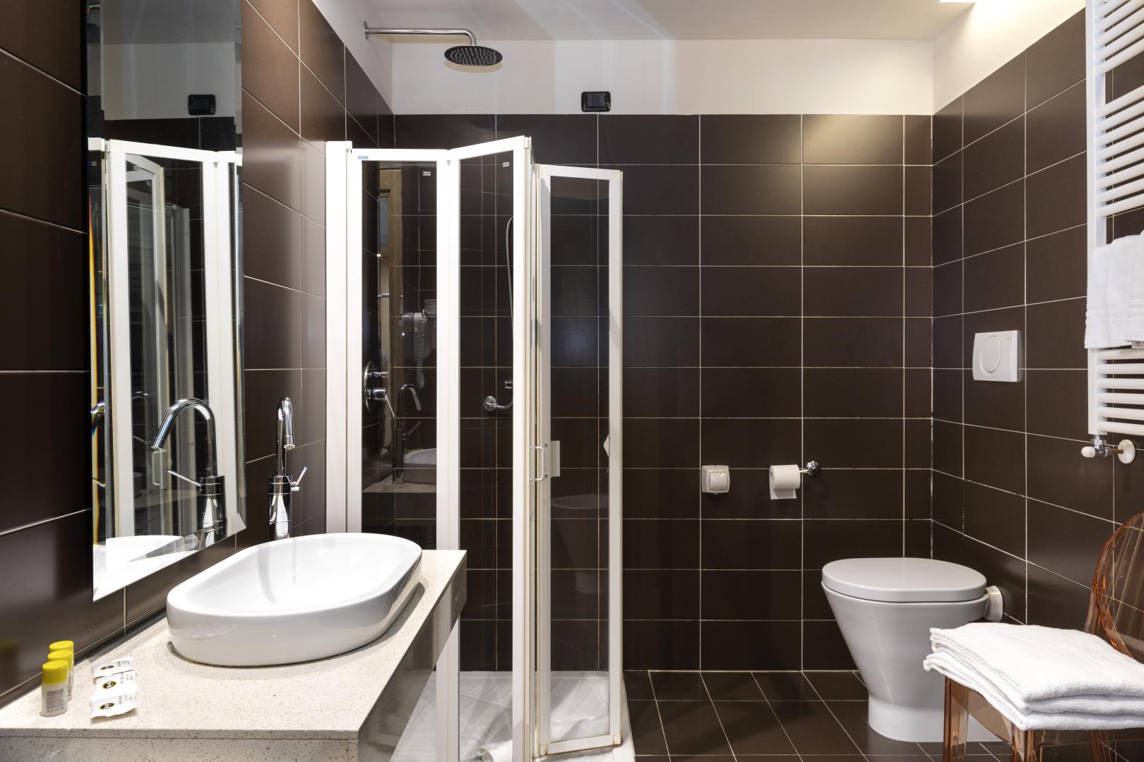B&B HOTEL Malpensa Lago Maggiore image 1
