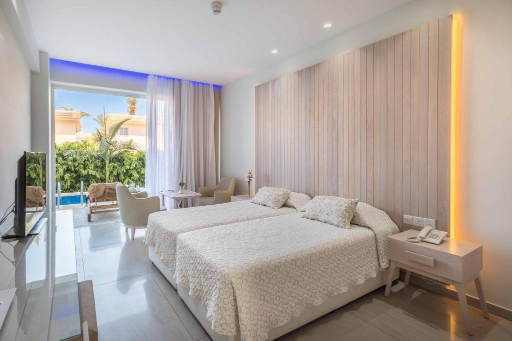 Tasia Maris Beach Hotel & Spa image 1