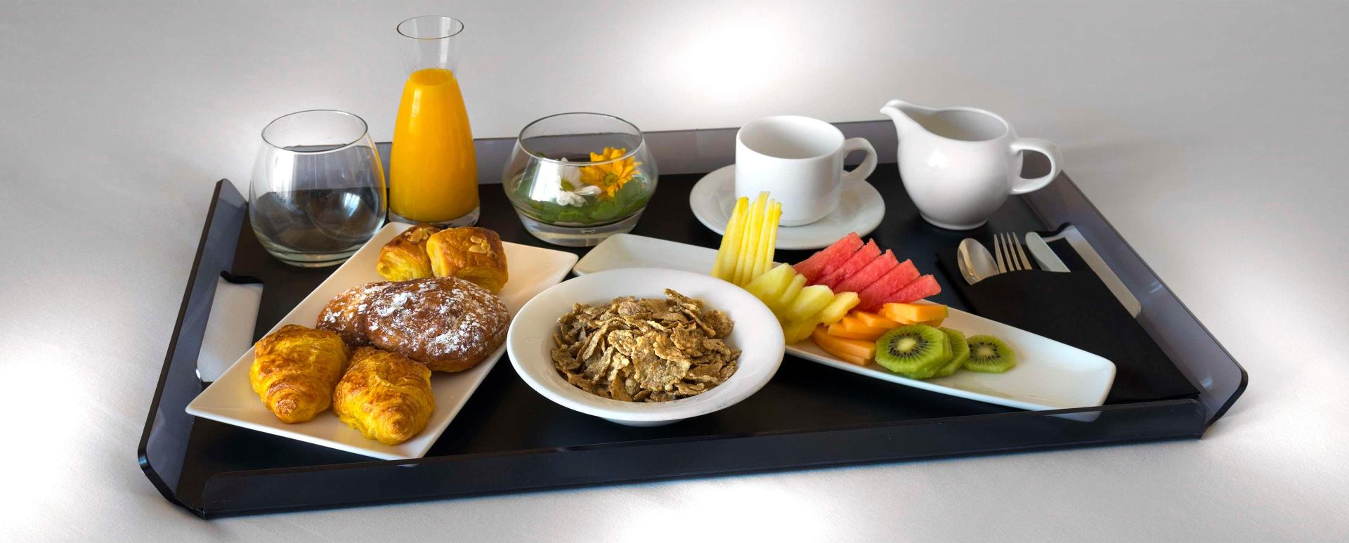 Ontbijtbuffet — NH Campo de Gibraltar