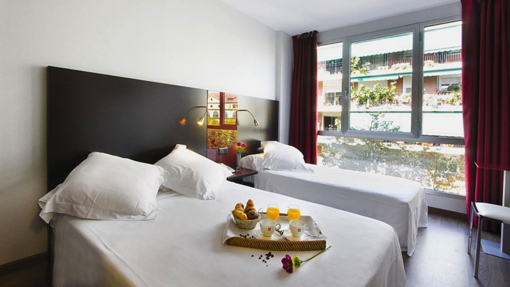 SM Hotel Sant Antoni image 1